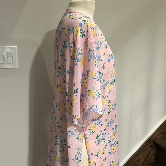 Ultra Flirt Soft Pink Flower Bloom High Low Kimono - Picture 3 of 16
